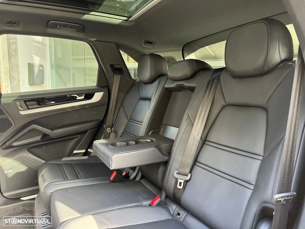 Porsche Cayenne E-Hybrid - 4