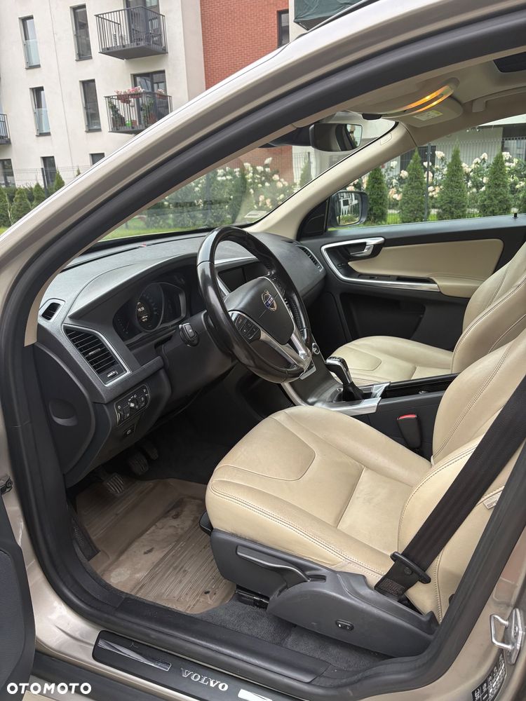 Volvo XC 60 D3 Drive-E Momentum - 9
