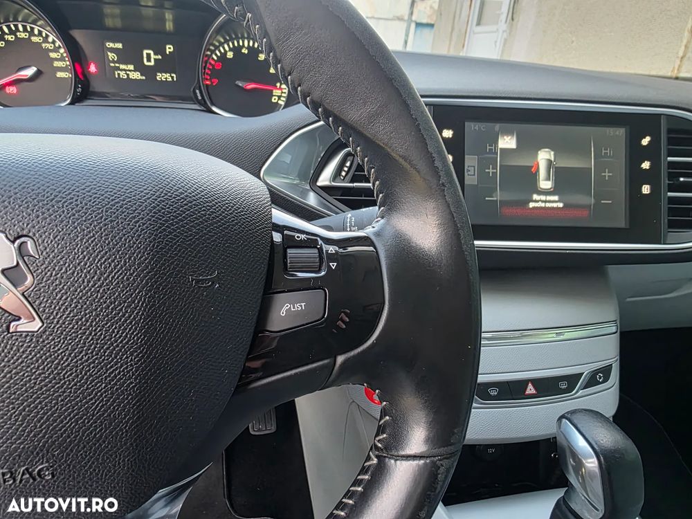 Peugeot 308 1.2 L PureTech Turbo S&S Allure Aut. - 21