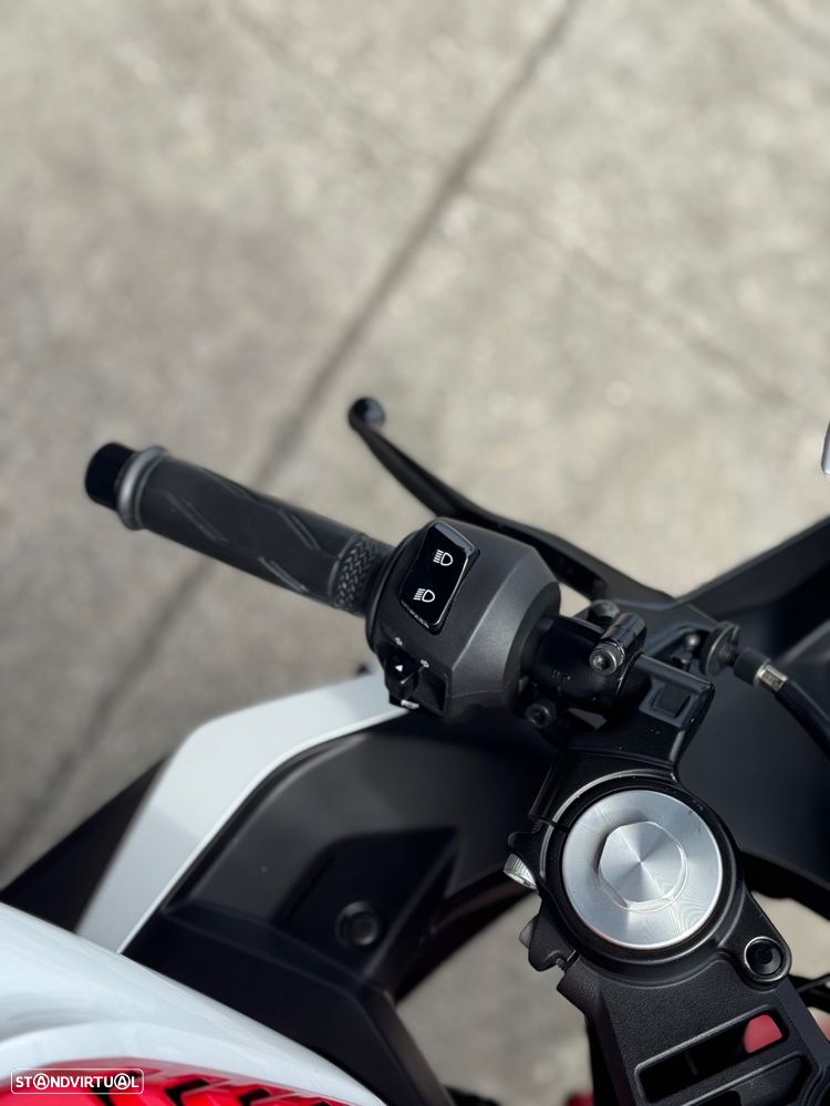 Yamaha YZF r125 - 10