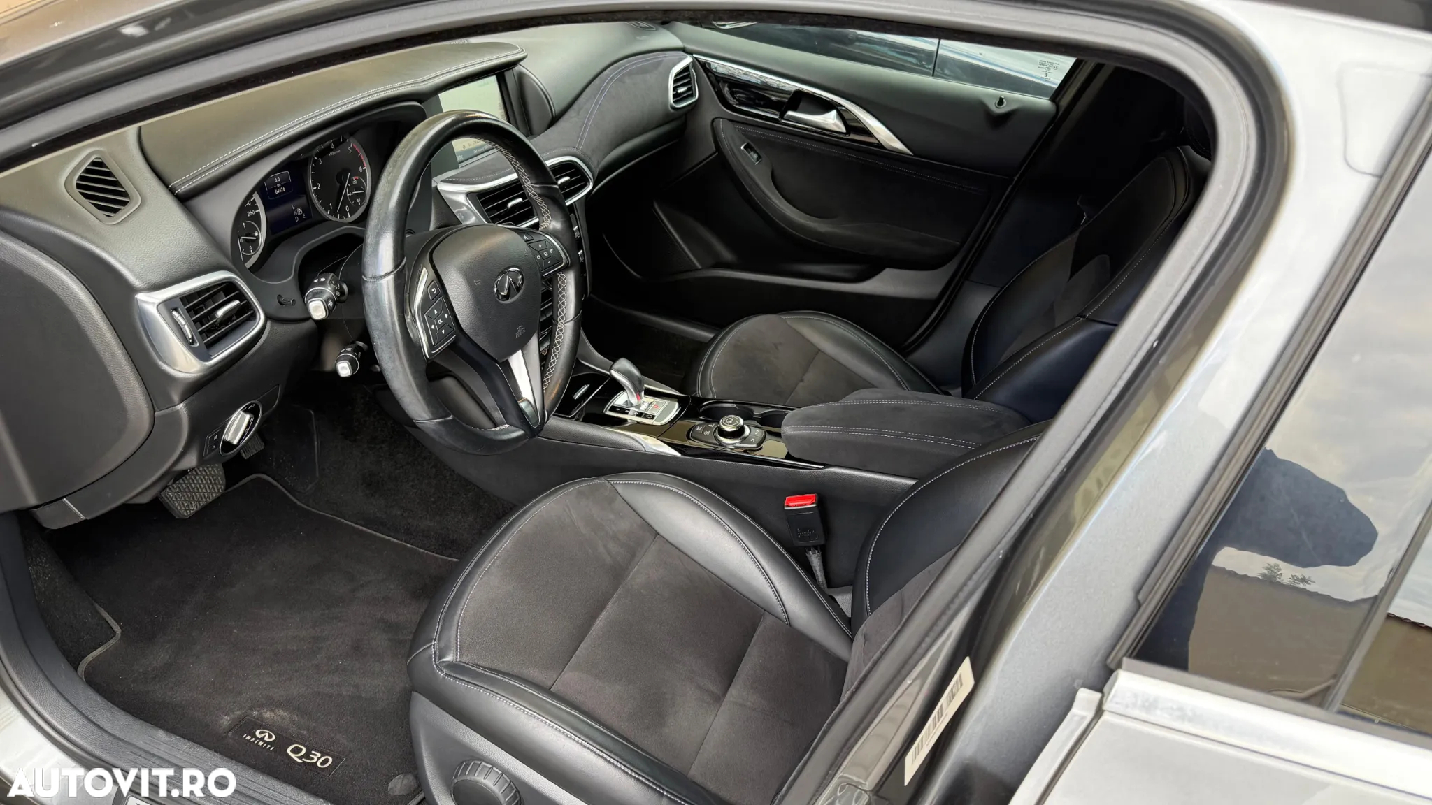 Infiniti Q30 1.5d DCT Premium City Black - 5