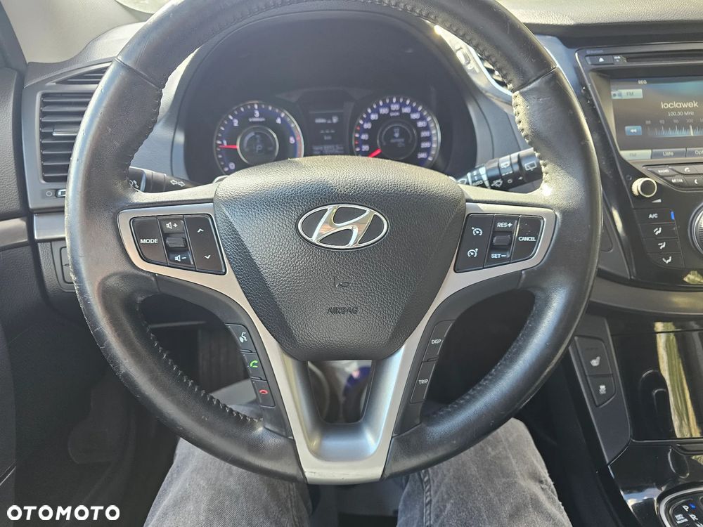 Hyundai i40 i40cw 1.7 CRDi Automatik Fifa World Cup Edition Gold - 18