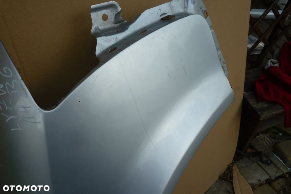 błotnik prawy Audi A4 B6 LX7W - 3