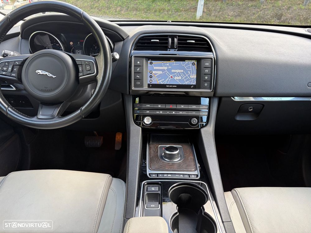 Jaguar F-Pace 2.0 i4D Prestige AWD Aut. - 22