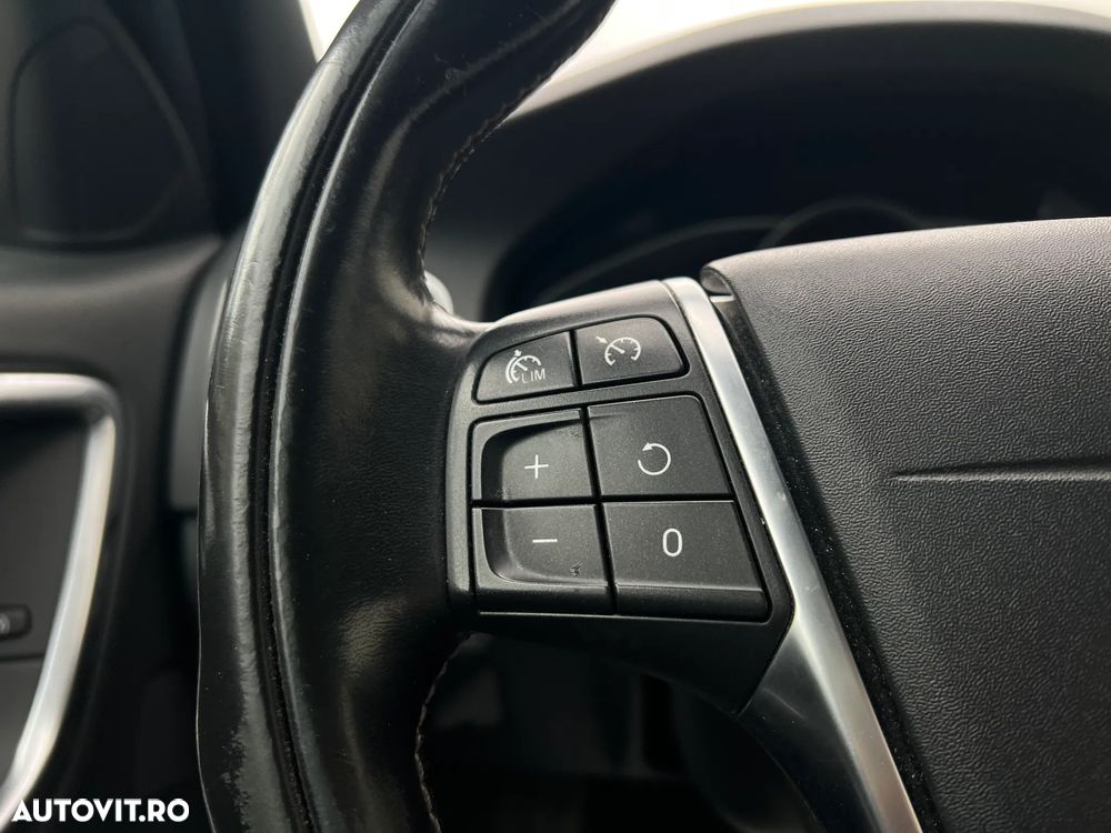 Volvo V60 D2 Basic - 18