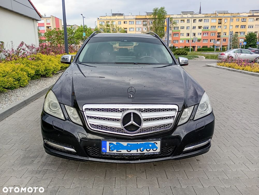 Mercedes-Benz Klasa E 220 CDI DPF BlueEFFICIENCY Automatik - 2