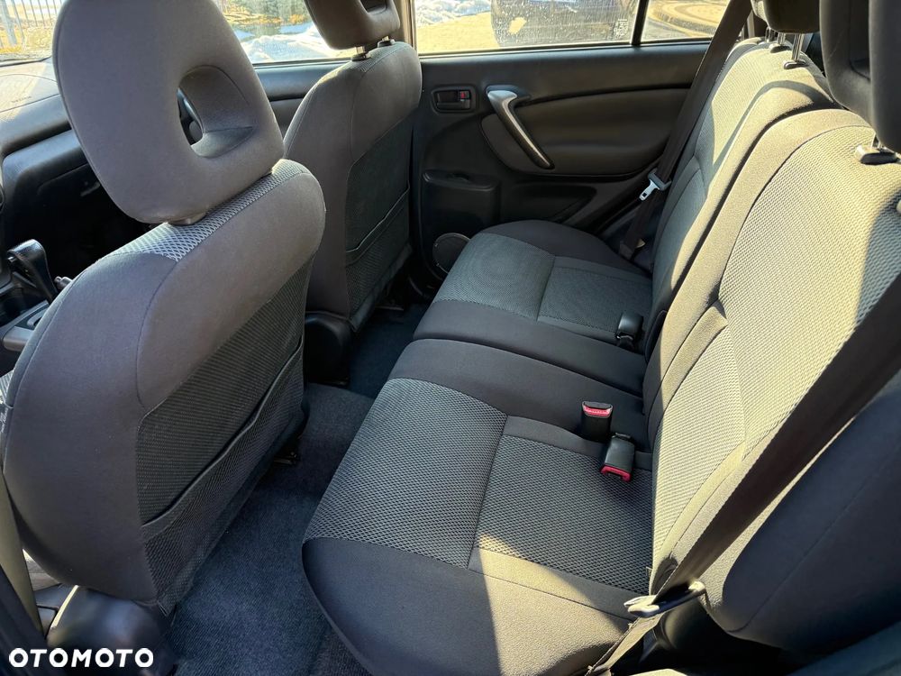 Toyota RAV4 2.0 VVT-i 4x4 - 7