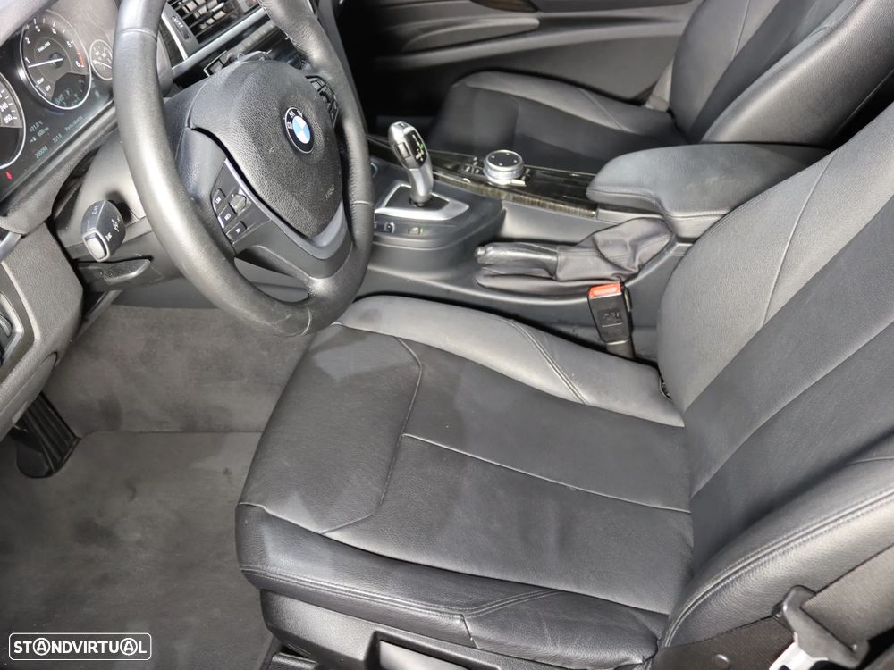 BMW 318 Gran Turismo d Auto Line Luxury - 11