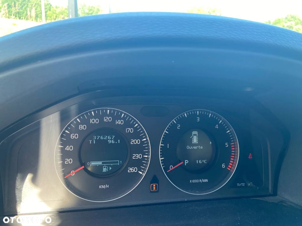 Volvo V70 2.4D Momentum - 5