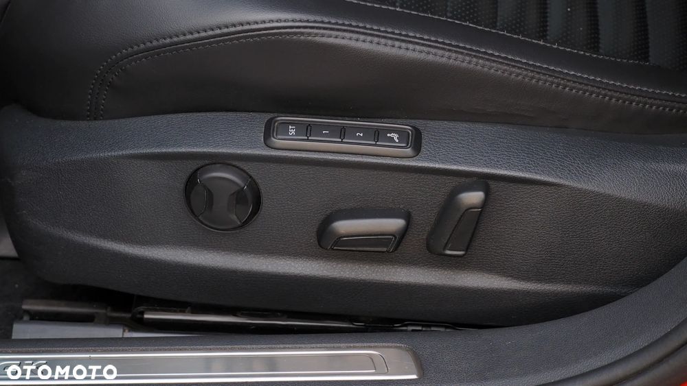 Volkswagen Passat - 26
