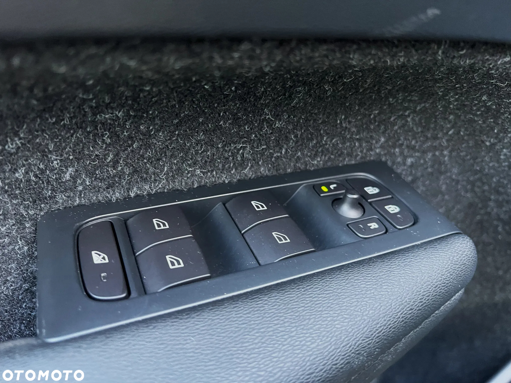 Volvo XC 40 D3 SCR Momentum - 34
