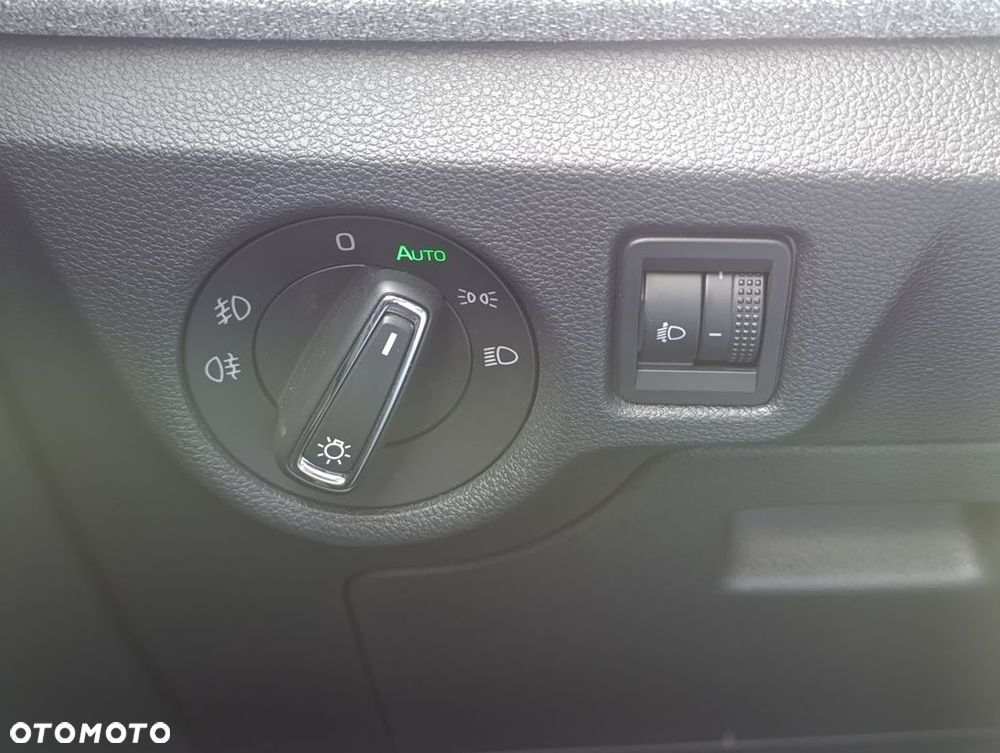 Skoda Kamiq 1.0 TSI Selection DSG - 23