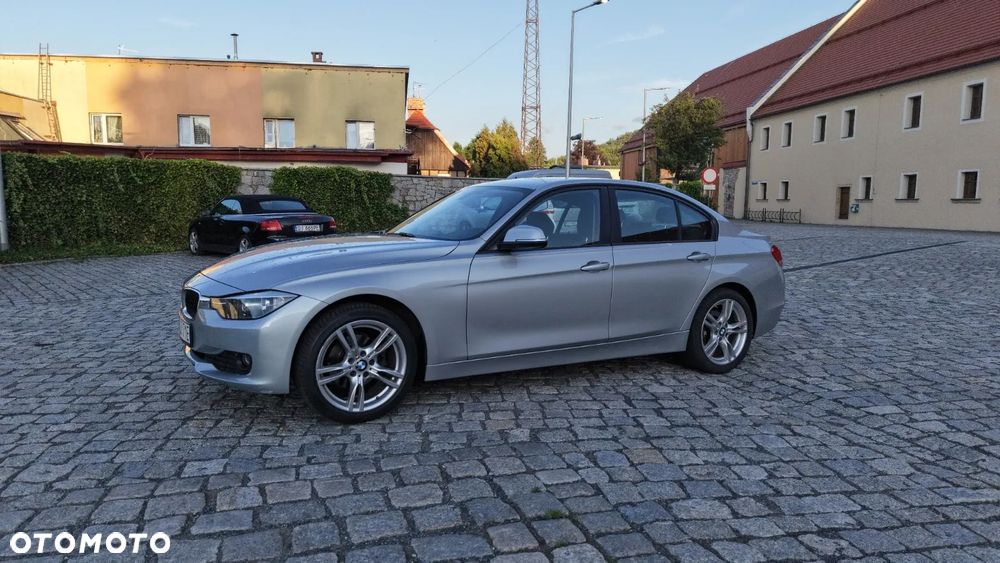BMW Seria 3 ver-318d - 10