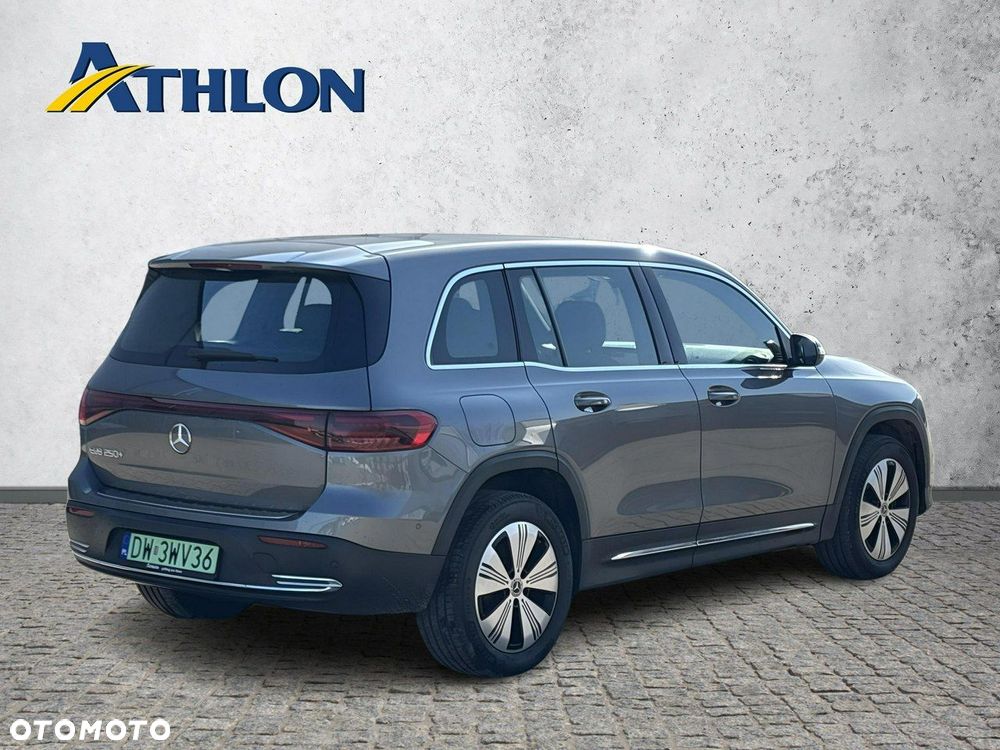 Mercedes-Benz EQB - 5