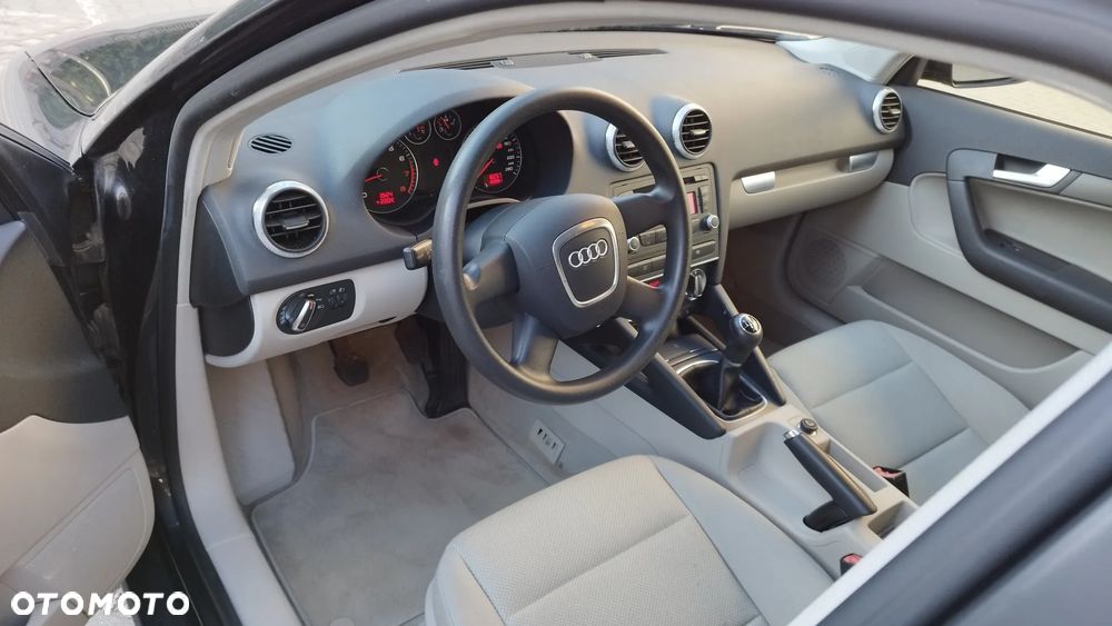 Audi A3 Sportback 1.6 Attraction - 38