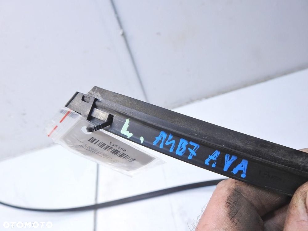 MASKOWNICA LISTWY DACHOWEJ LEWA AUDI A4 B7 AVANT 8E9853709 - 2