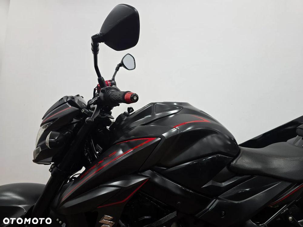 Suzuki GSX - 14