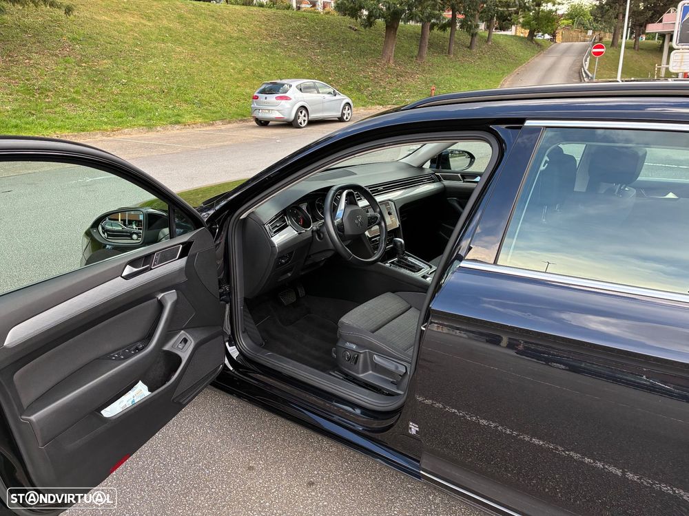 VW Passat Variant 2.0 TDI Business DSG - 18