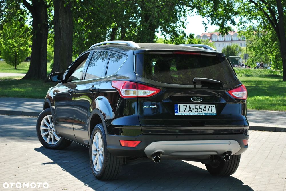 Ford Kuga 2.0 TDCi 2x4 Titanium - 4