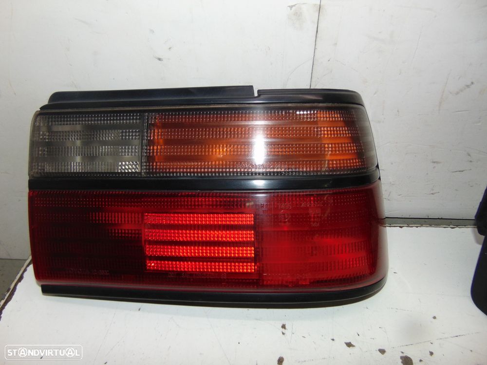 Toyota Hiace/Corolla farolins - 2