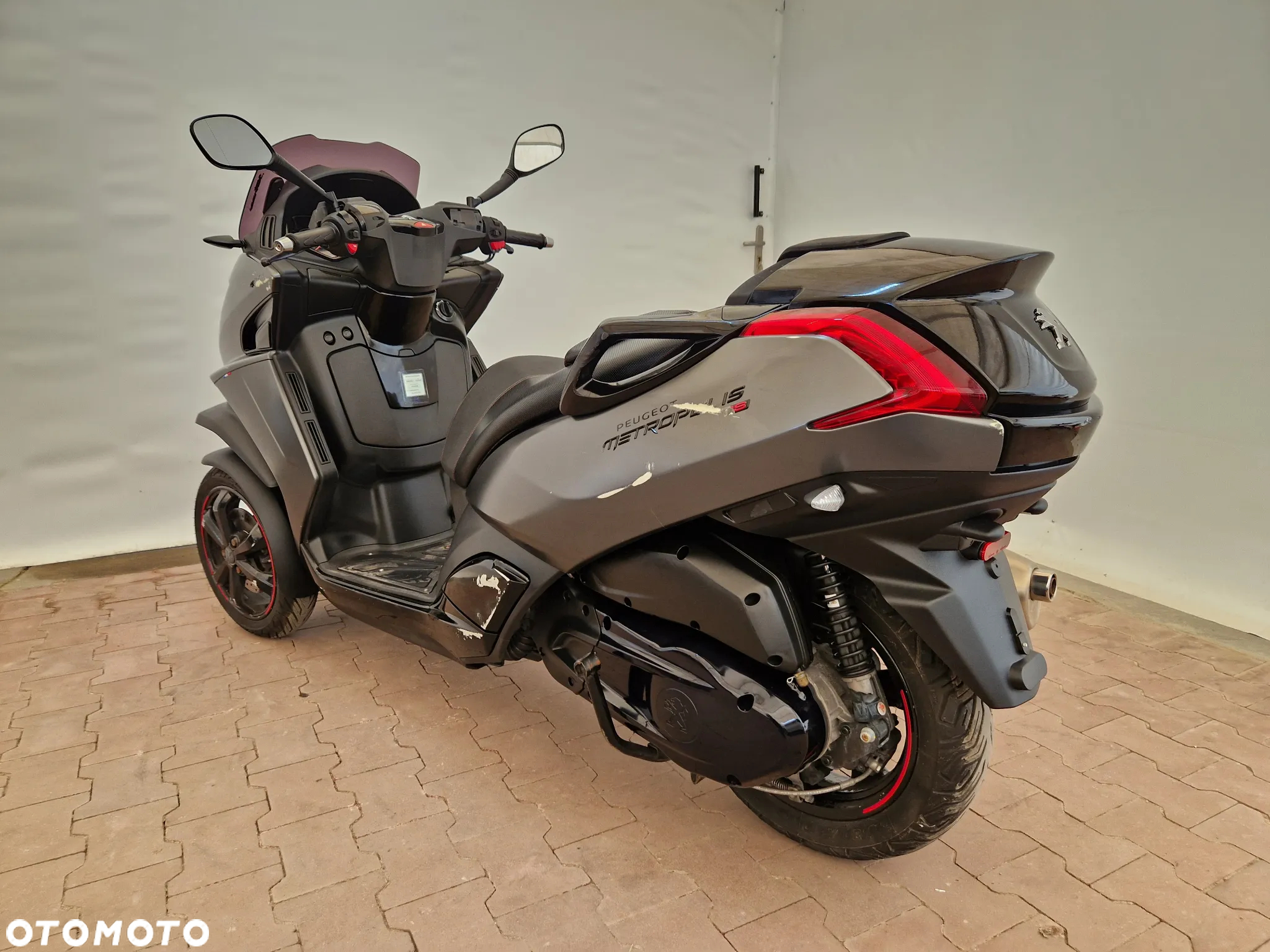 Peugeot Metropolis - 5