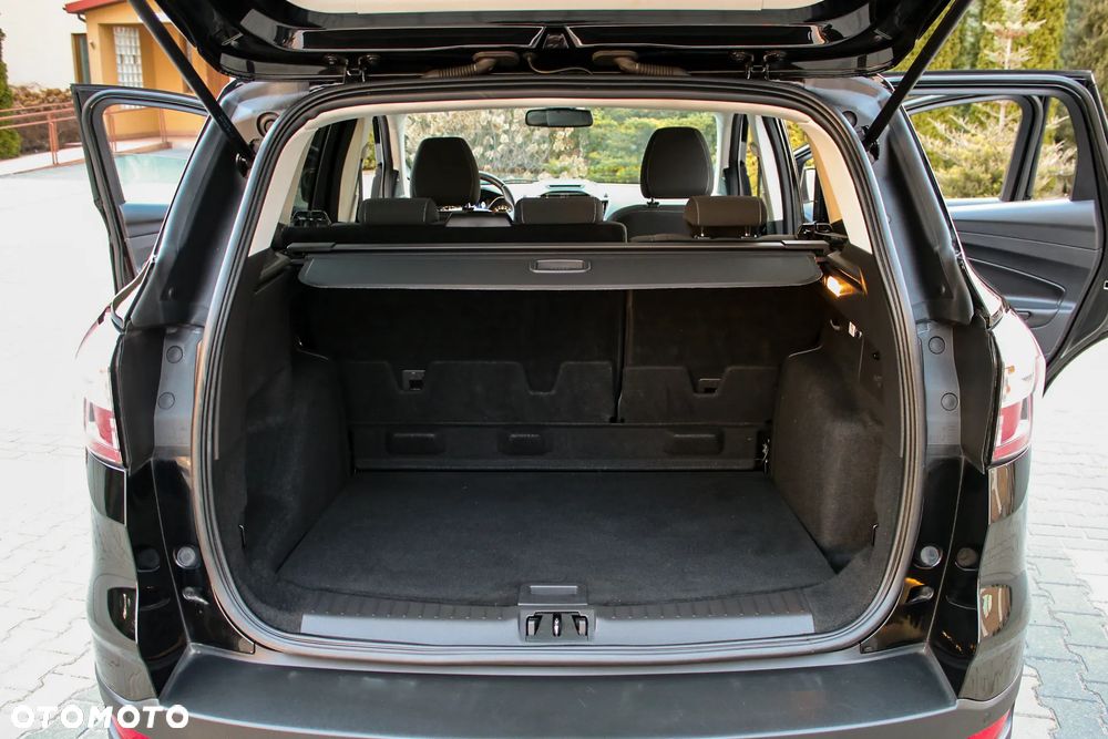 Ford Kuga 1.5 EcoBoost 2x4 Titanium - 38