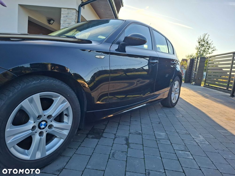 BMW Seria 1 116I 2008 photo 4
