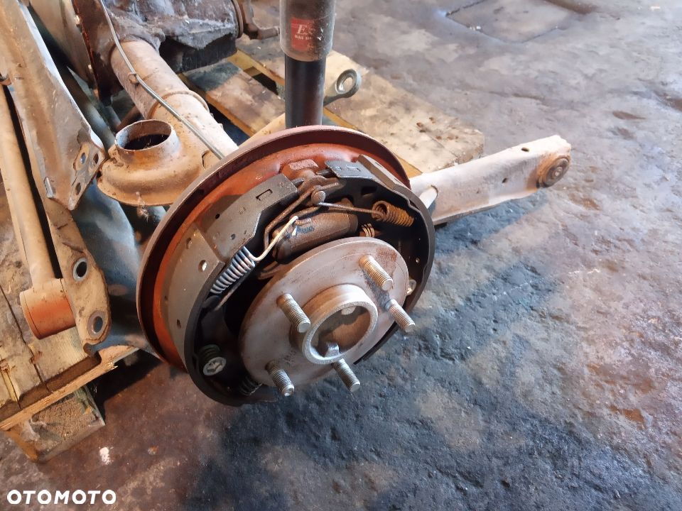 PONTIAC FIREBIRD 3 gen 3rd 82–92 most tyl tylny dyferencjal 3.23 camaro chevrolet 2.5 2.8 3.1 v6 3.8 5.0 v8 5.7 rear diff differential 1982 1983 1984 1985 1986 1987 1988 1989 1990 1991 1992 - 4