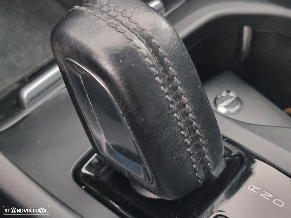 Volvo XC 40 2.0 D3 Momentum Plus Geartronic - 45