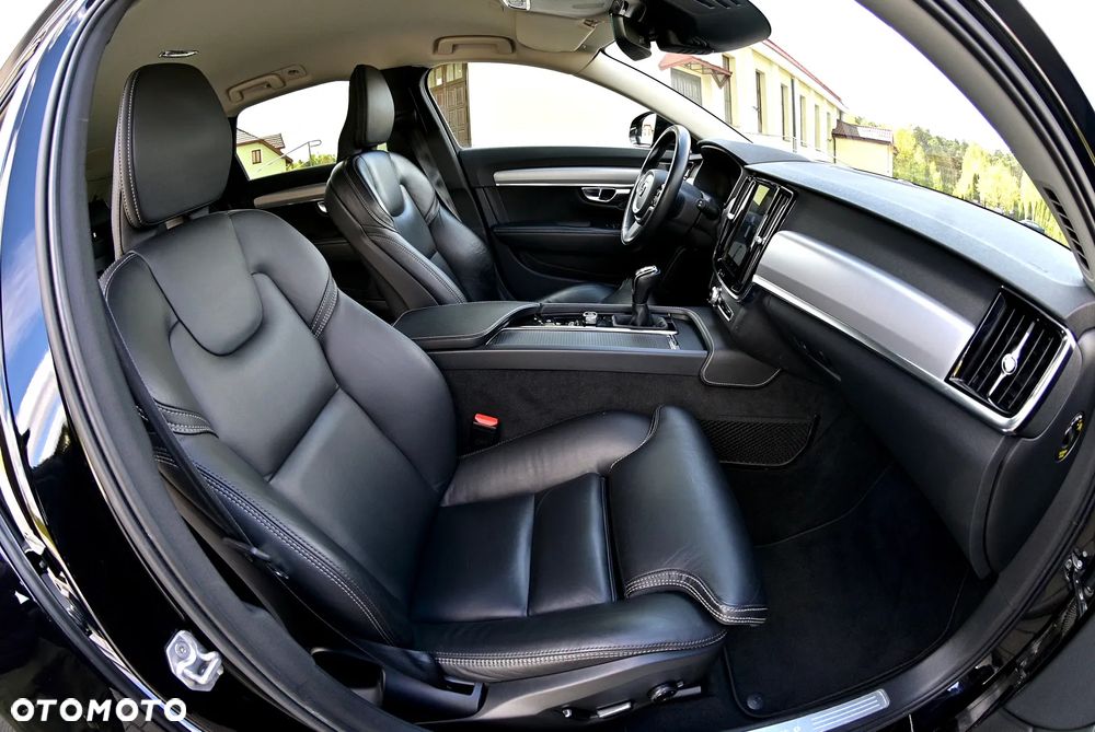 Volvo V90 D4 Momentum Pro - 18
