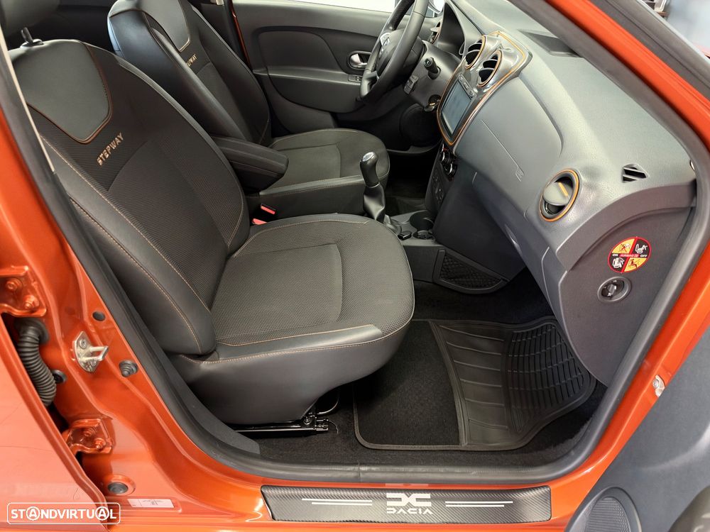 Dacia Sandero Stepway TCe 90 Prestige - 25