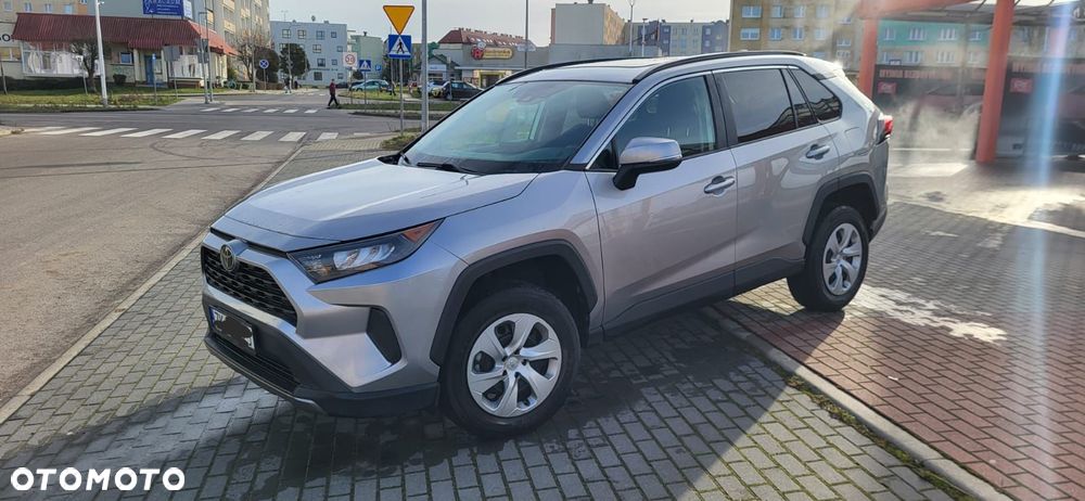 Toyota RAV4 - 1