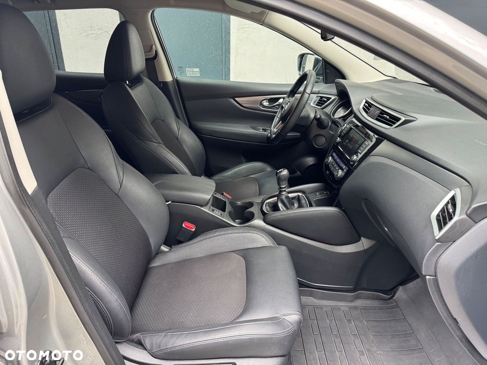 Nissan Qashqai 1.3 DIG-T Tekna - 37
