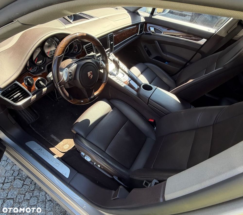 Porsche Panamera 4S - 8