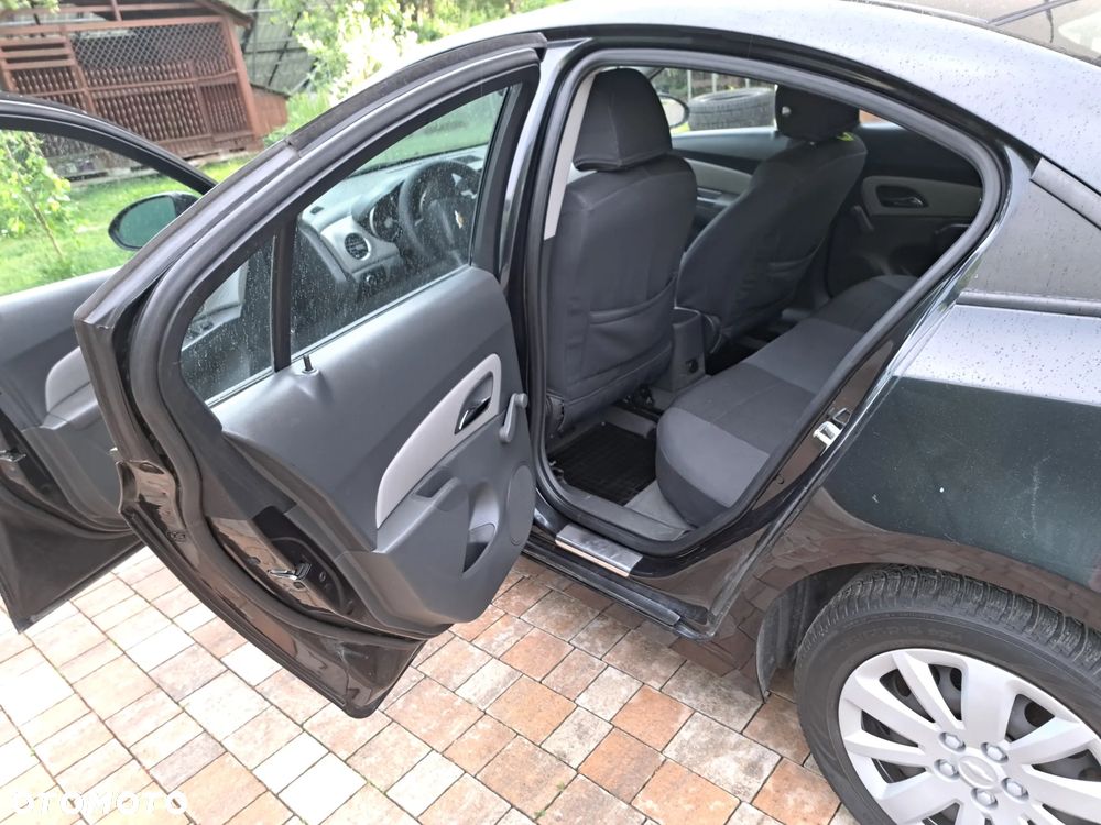 Chevrolet Cruze 1.6 Base - 15