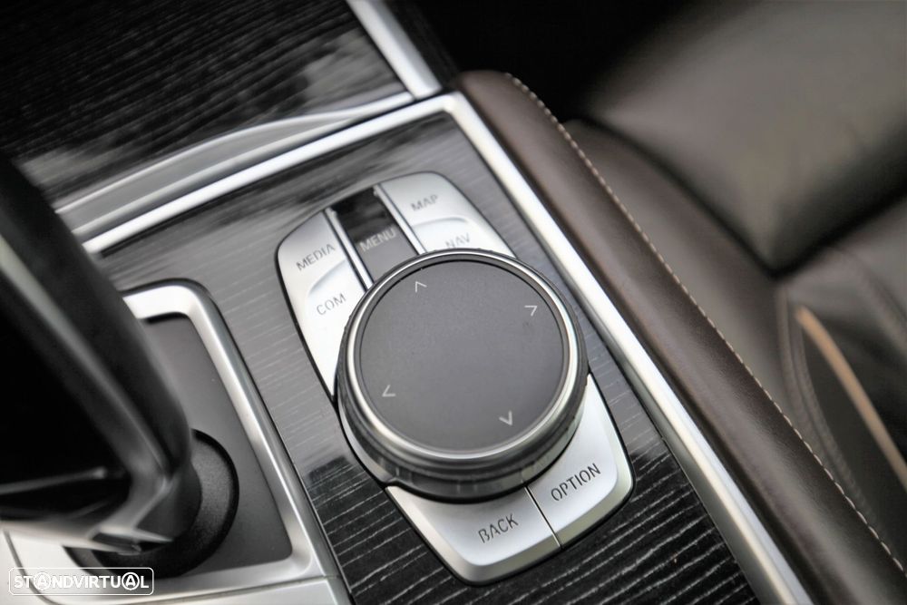 BMW 740 d xDrive Pack M Auto - 40