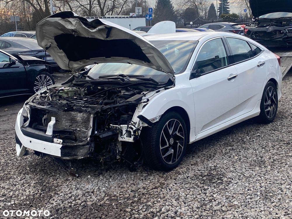 Honda Civic 1.5 T Elegance CVT - 9