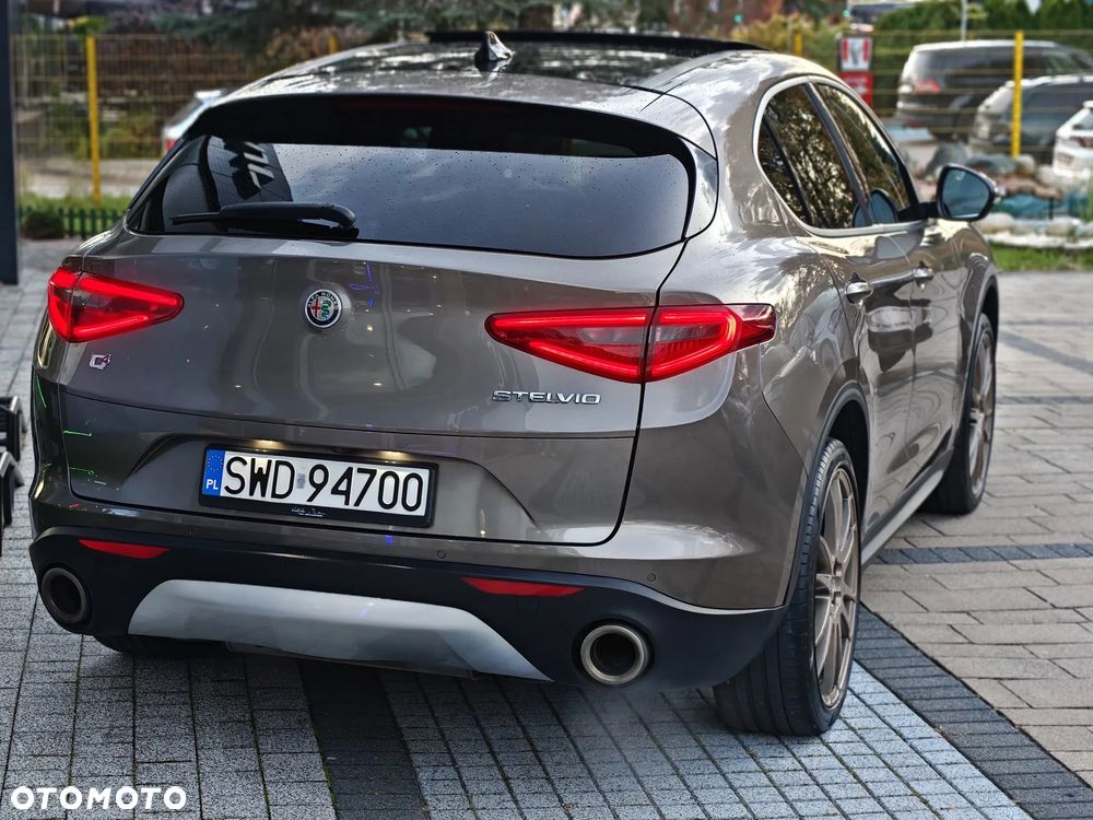Alfa Romeo Stelvio - 21