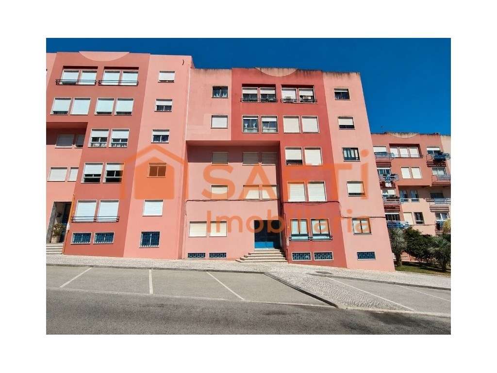 APARTAMENTO T2 COM 100,85mt2 MAIS ARRECADAÇÃO COM 12,50mt2. - Grande imagem: 2/29
