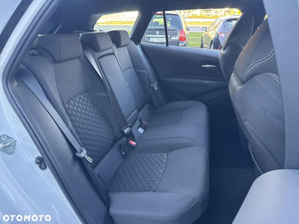 Toyota Corolla 1.8 Hybrid Comfort - 24