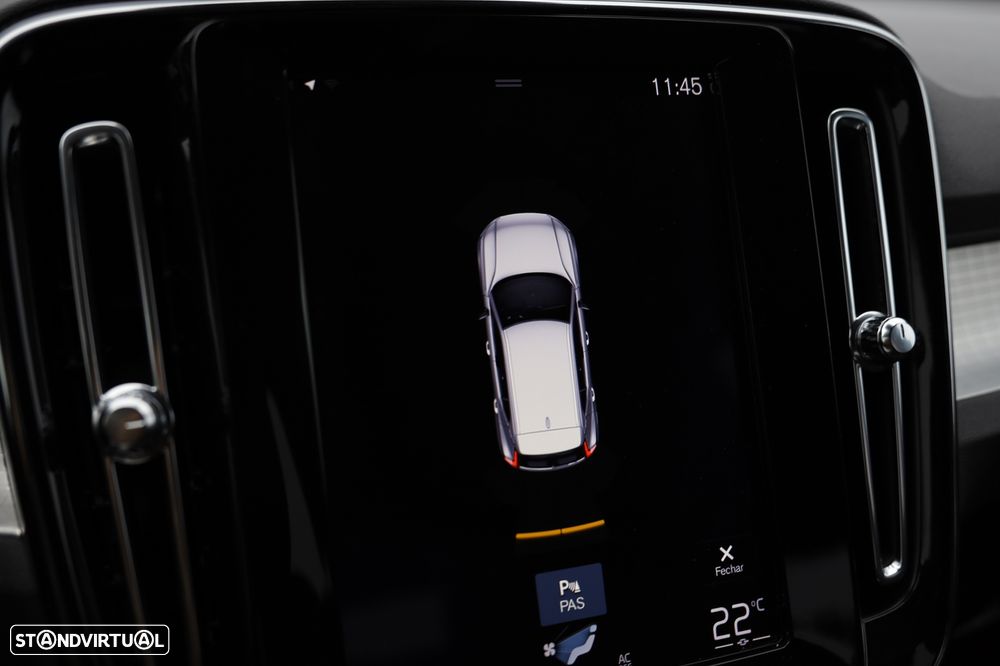 Volvo XC 40 2.0 D3 Momentum Geartronic - 9