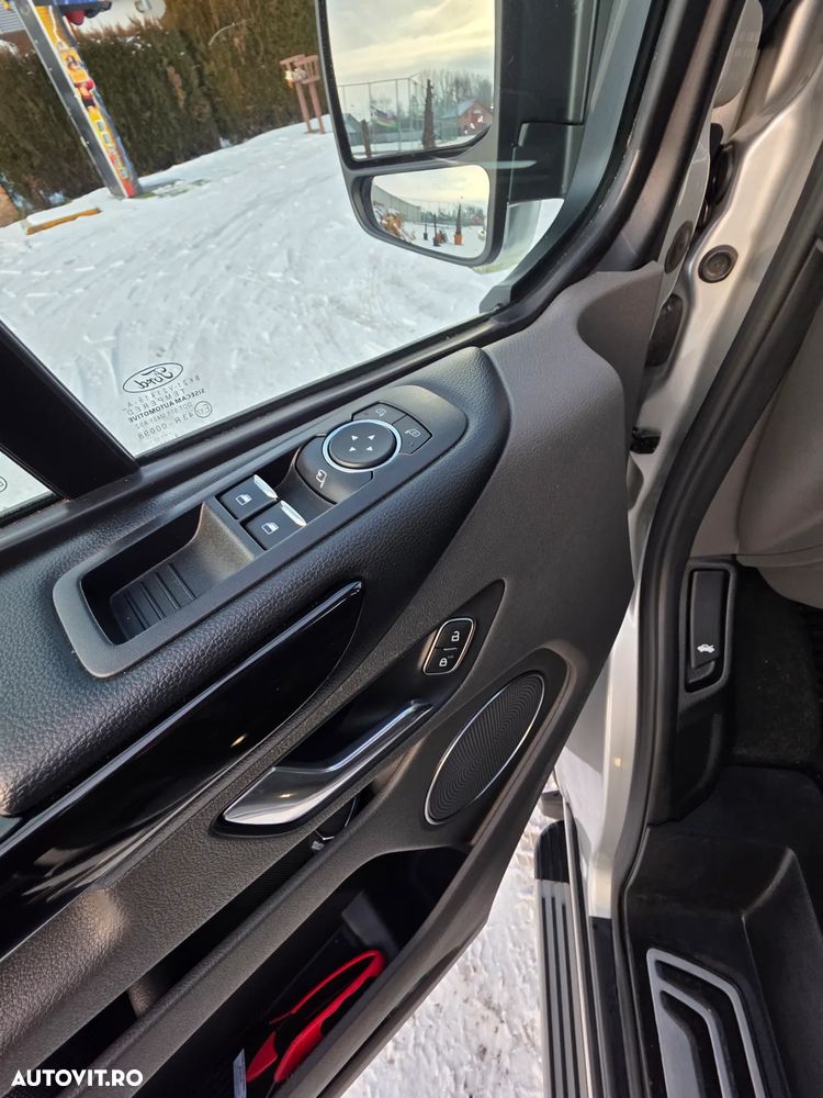 Ford Tourneo Custom Bus 320 2.0 EcoBlue 185 CP L2H1 Titanium X Aut. - 30