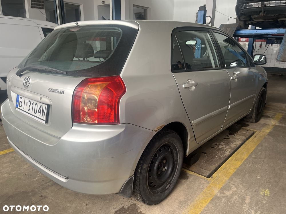 Toyota Corolla - 3