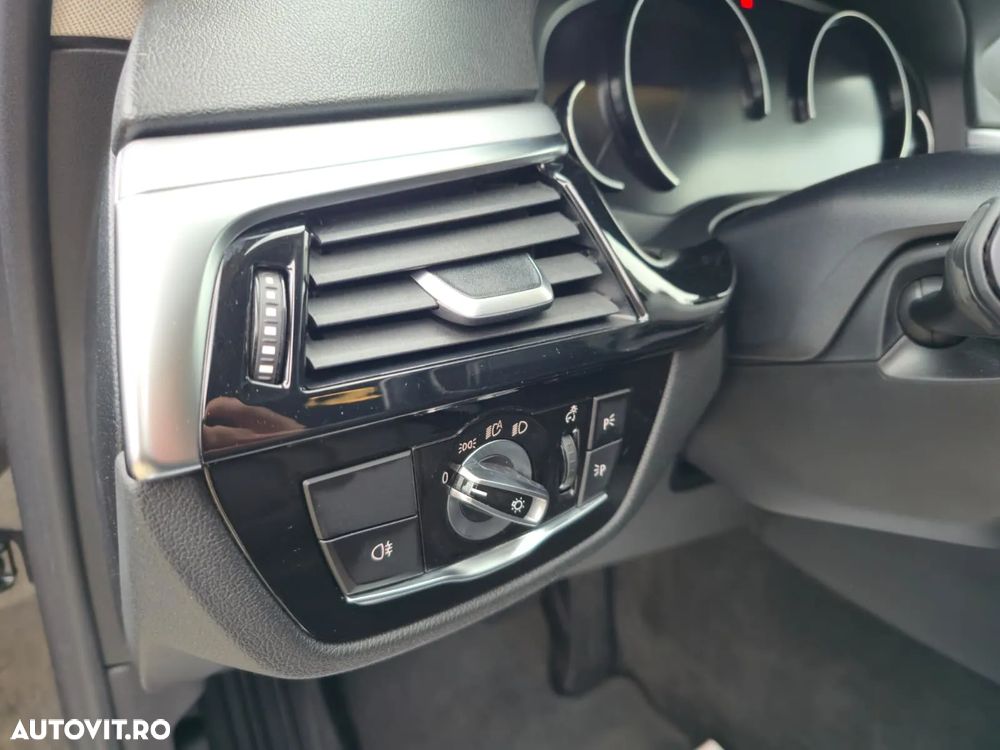 BMW Seria 5 520d AT - 13