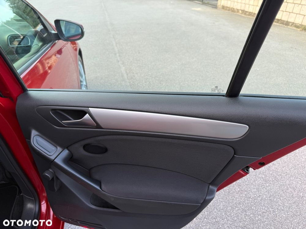 Volkswagen Golf 1.6 TDI BlueMot Comfortline - 23