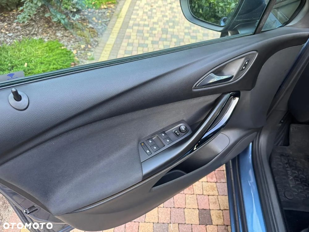 Opel Astra 1.6 Turbo Start/Stop Automatik Sports Tourer Innovation - 21