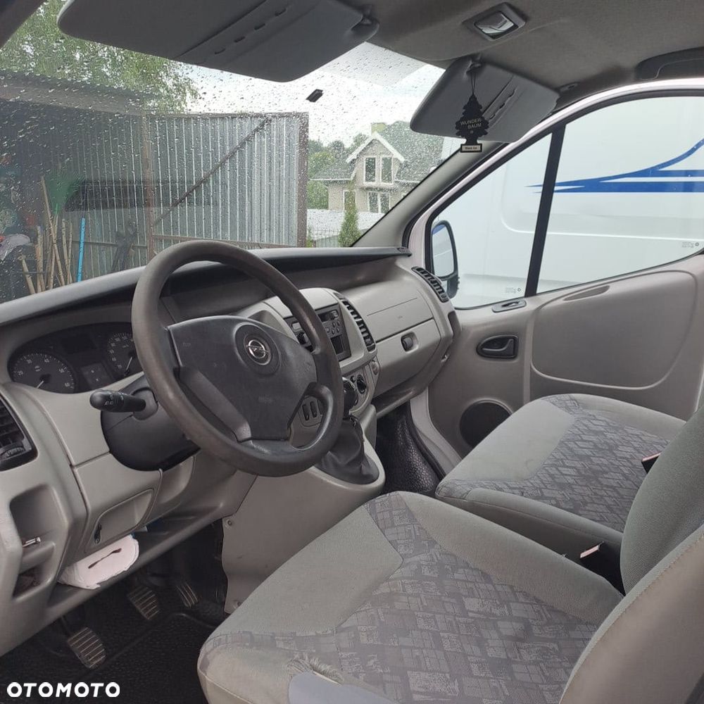 Opel Vivaro - 11