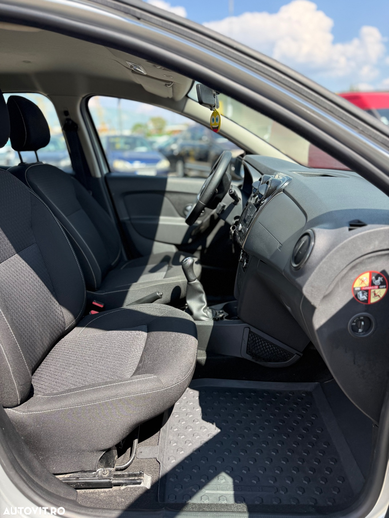 Dacia Logan TCe 90 Essential - 6