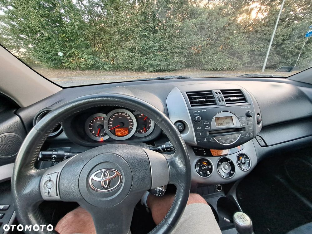 Toyota RAV4 2.2 D-4D 4x4 Sol - 18