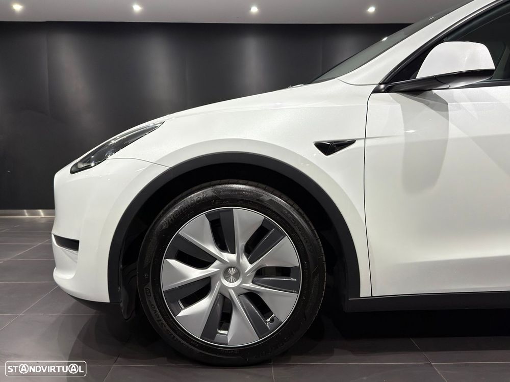 Tesla Model Y Long Range Dual Motor AWD - 3